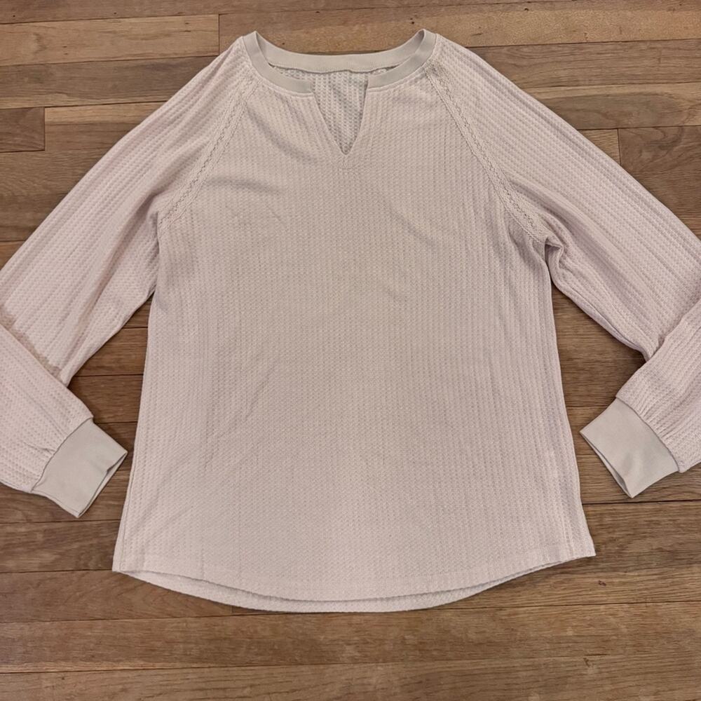 Women's Cream Waffle Knit V-Neck Top - Size L
 b80